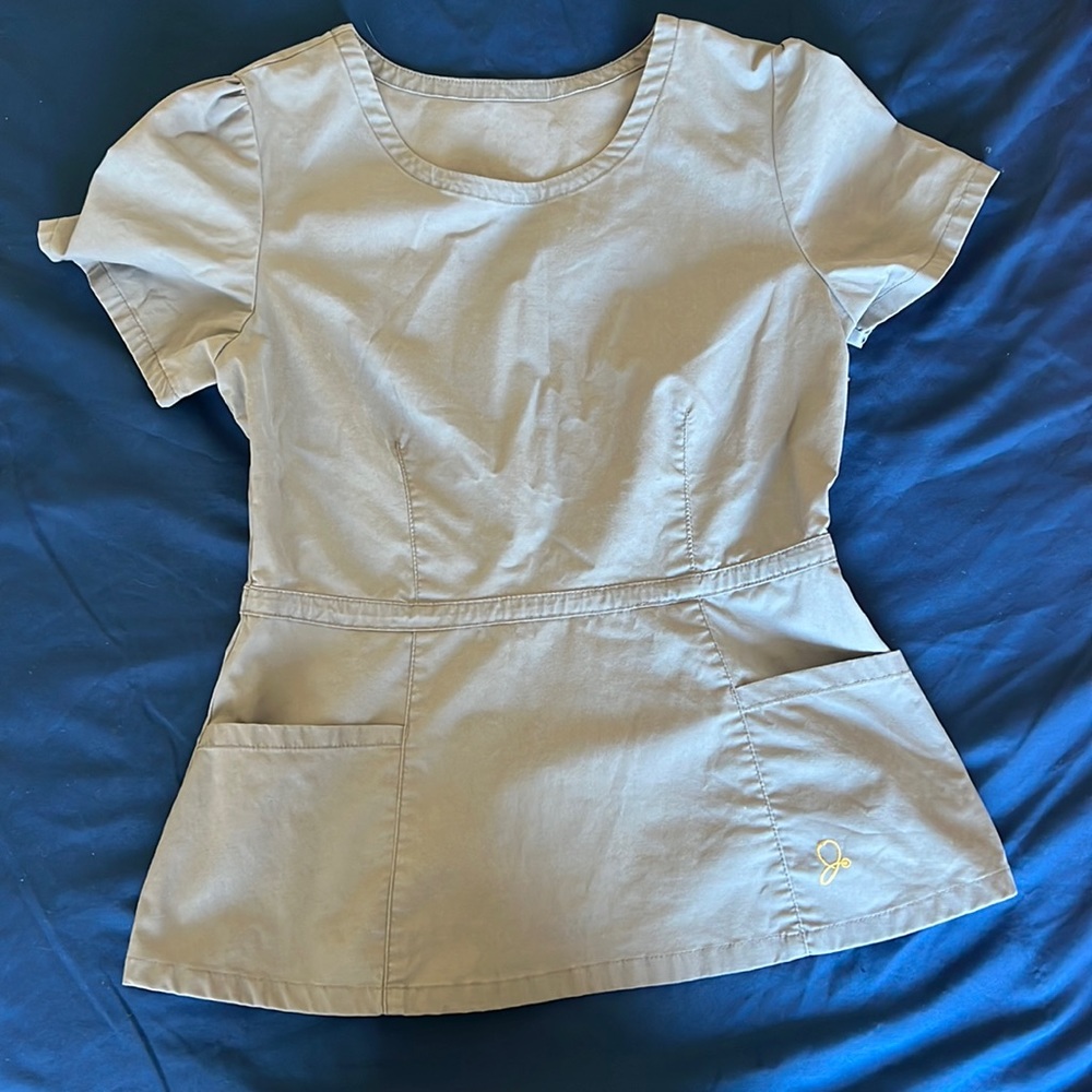 Jaanuu scrub top